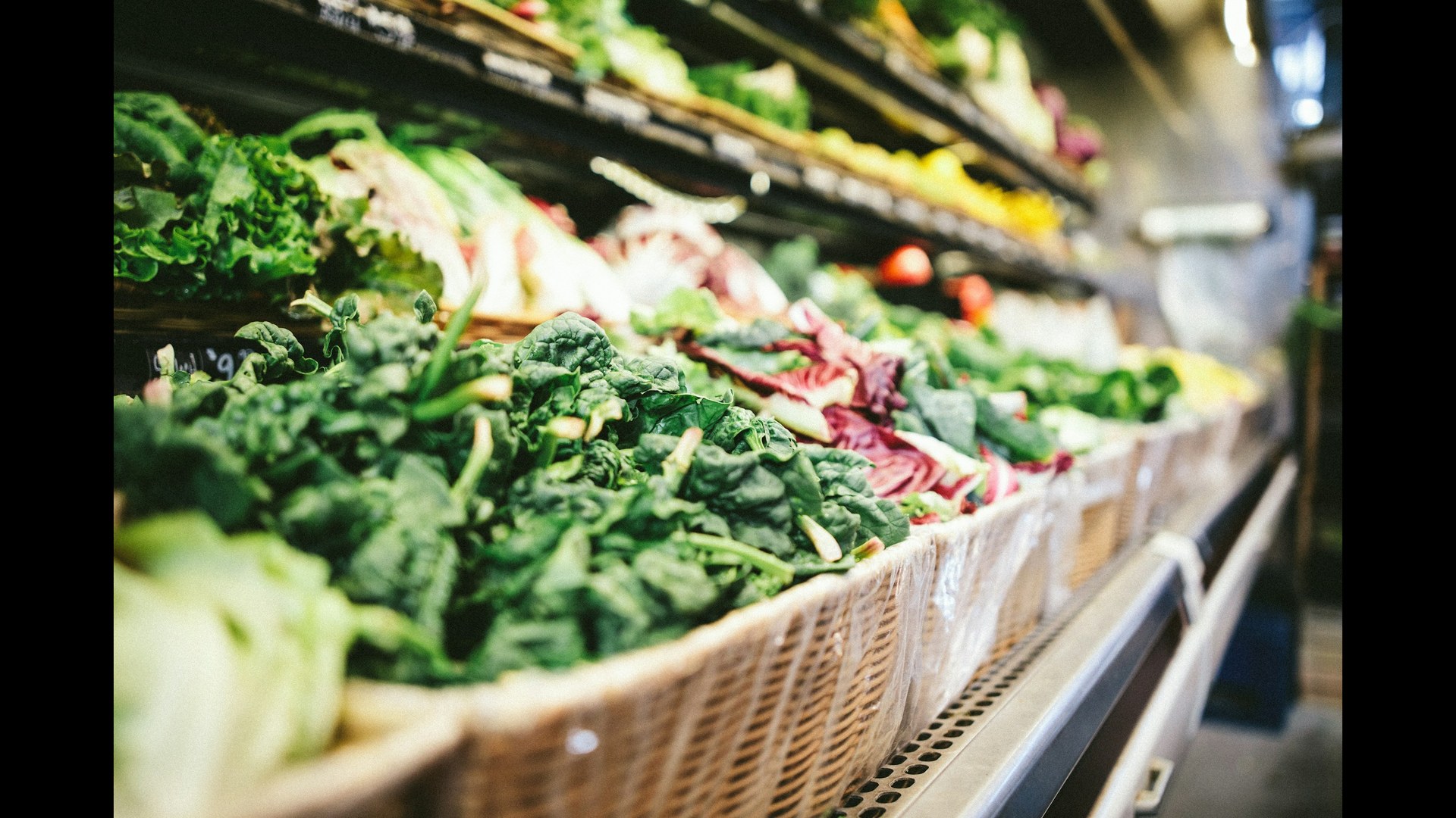 What a 27.4% Salad Number Reveals About Greenhouse Demand